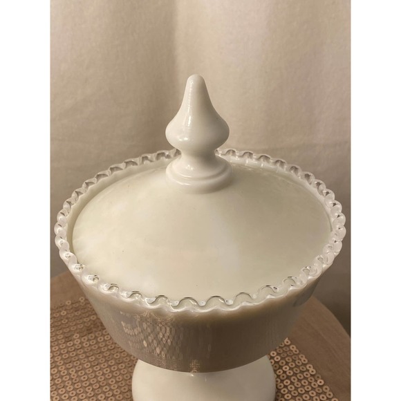Vintage Fenton Silvercrest Ruffled Edge Milk Glass Footed Pedestal Candy Dish - Picture 14 of 15